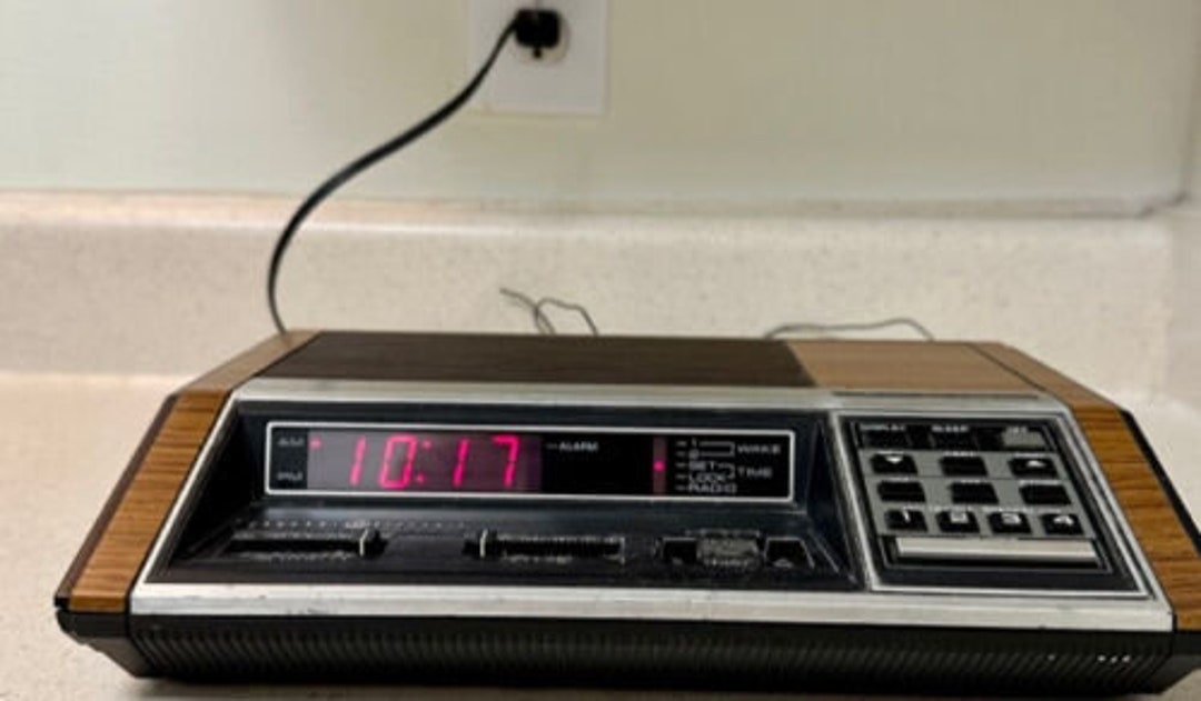 General Electric Digital Clock Radio/alarm Programmable Model 4870