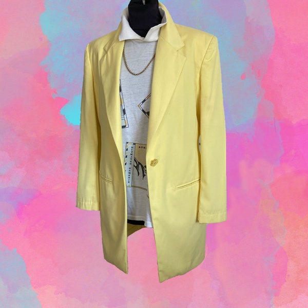 classic 80's Oversize blazer , preppy clothes, Preppy yellow Jacket . Shoulder padded blazer .Italian Jacket, preppy stuff . Size M/L.