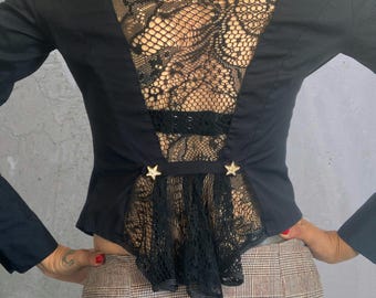Blusa RoccoBarocco de renda preta vintage Y2K: Top com cauda de peixe aberta nas costas