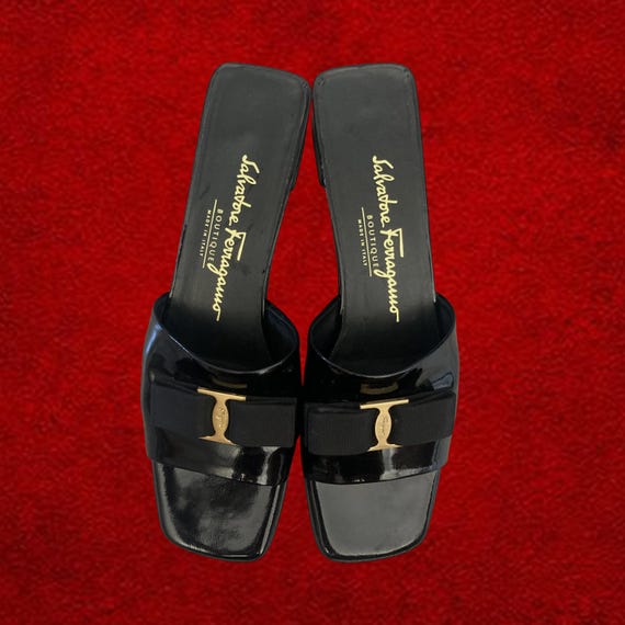 Salvatore Ferragamo Black Patent Leather Vara Bow Sandals  display picture 2
