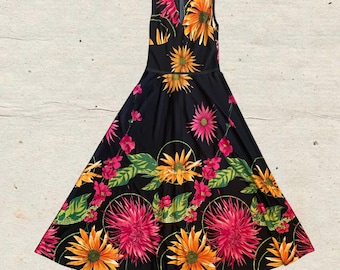 Vintage 70s Floral Maxi Dress • Medium • Bold Sunflower & Dahlia Print • Sleeveless Long Dress