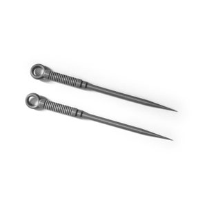 Peut inclure: Deux sondes m&eacute;talliques grises avec une section enroul&eacute;e et une boucle &agrave; l'extr&eacute;mit&eacute;. Les sondes sont sur un fond blanc.