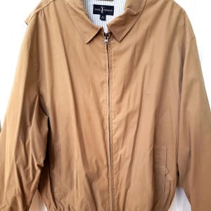 Mens XL Daniel Cremieux golf jacket, soft khaki jacket, spring jacket, mens light jacket, beige golfing jacket, blue striped lining