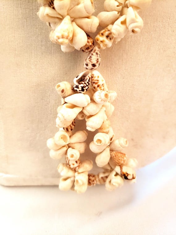 Continuous strand shell necklace with shell penda… - image 5
