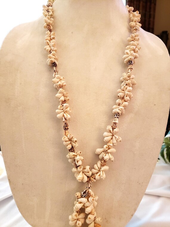 Continuous strand shell necklace with shell penda… - image 4