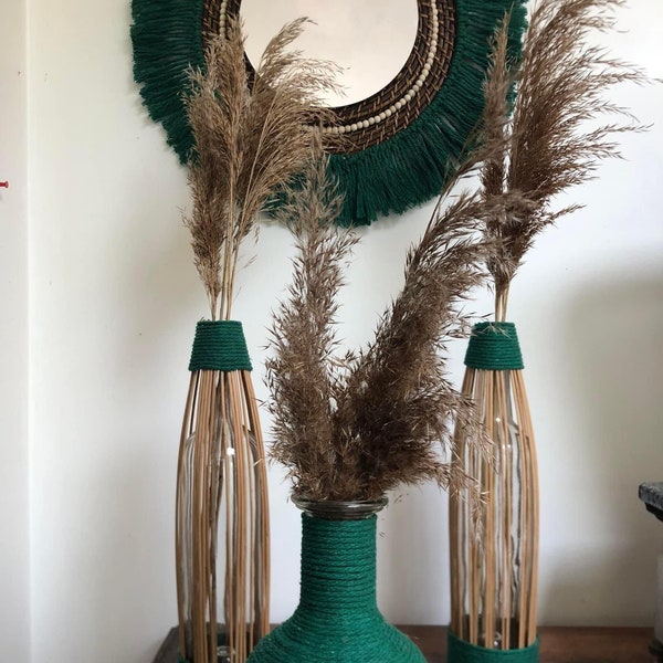 Vase de pampas en bois et macramé