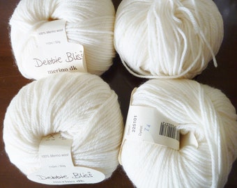 Destash Debbie Bliss Merino DK - 225101 CREMA - 3 ovillos completos y 1 parcial (30 g) - Descontinuado