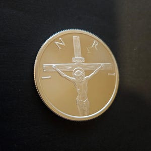 1 oz zilveren kruisigingsschild rond nieuw | GSM