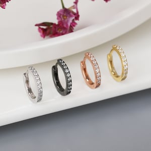 Pave Gold, Silber Huggie Hoop Ohrringe, zierliche Helix Hoop, zweite Loch Ohrring, Stein Lünette Ohrring, jeden Tag Creolen, Muttertagsgeschenk