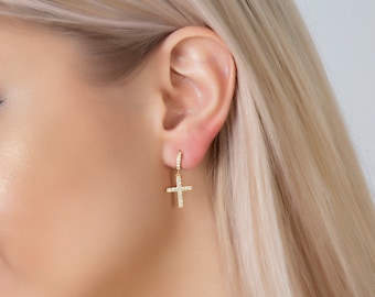 Petites boucles d'oreilles croix • Boucles d'oreilles croix en or • Boucles d'oreilles délicates • Boucles d'oreilles croix en argent • Petites boucles d'oreilles • Petites boucles d'oreilles • Cadeau de Noël