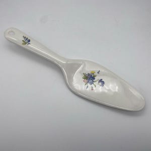 Vintage Ceramic / Porcelain Cake Pie Server Dish Spatula, Decorative Kitchen Retro Kitchen Decor, Yellow Pink Blue White