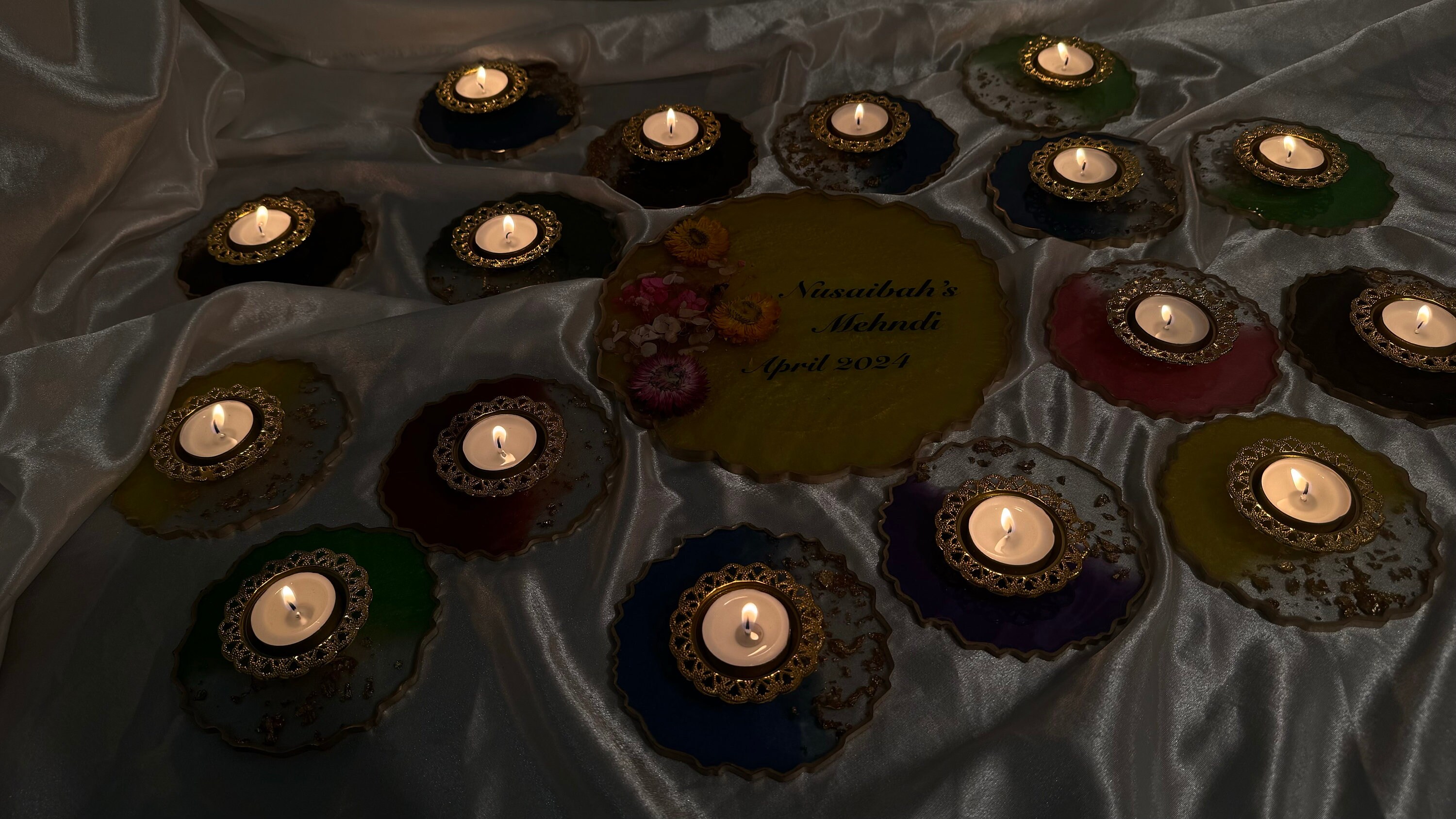 Personalised Resin Large Mehndi Plate, Dried Flowers Resin Mehndi Plate