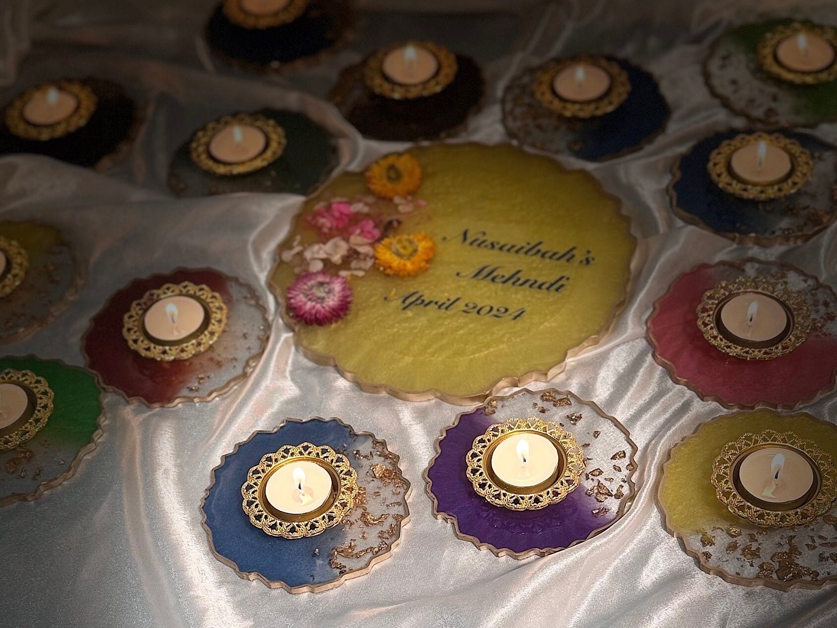 Personalised Resin Large Mehndi Plate, Dried Flowers Resin Mehndi Plate