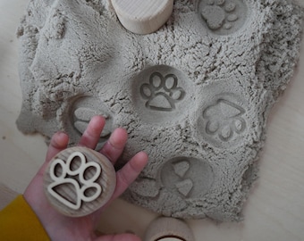 Houten zandstempel met dierenvoetafdrukken, handgemaakt