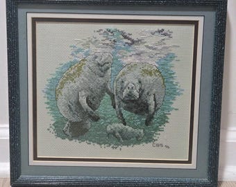 Famille de lamantins, art encadré, point de croix, animaux marins, vaches, 30,5 x 30,5 cm