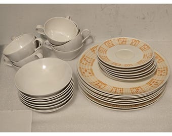 Vintage Lenox Ware 31 Piece Set Plates, Cups, Saucers White/Yellow Pattern