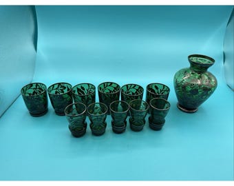 Ensemble de 12 verres à alcool verts vintage avec motif floral pour portion de saké