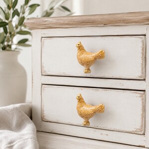 Pomello Golden Chicken: maniglia per cassetto in resina a pois