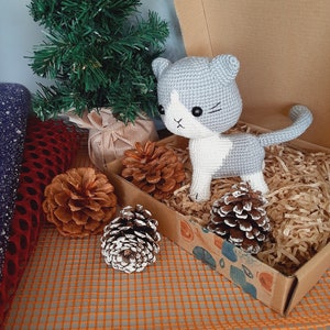 Crochet cat pattern, crochet animals, cat pattern amigurumi, bicolor cat, little cat, English,PDF file