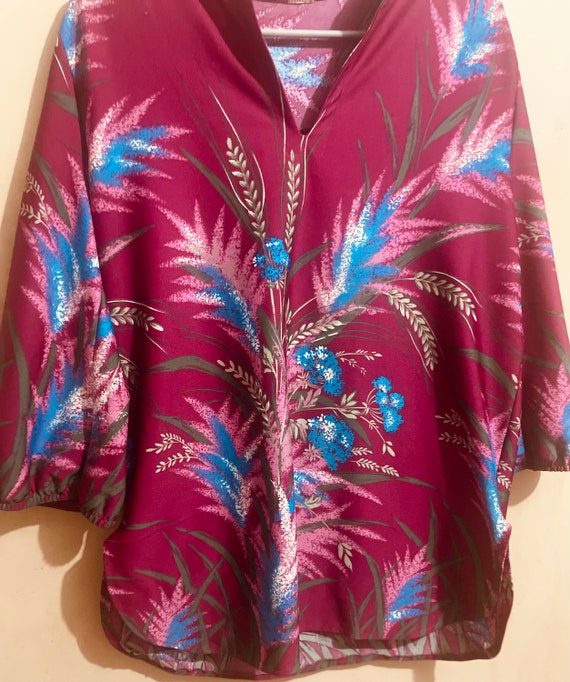 70's Polyester Fuchsia Floral Print Tunic Cut Blo… - image 2