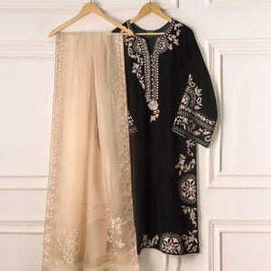 3 Piece Medium Agha Noor Velvet Suit