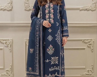 2 piece embroidered lawn kurta and embroidered dupatta size Large agha noor Blue
