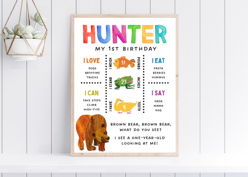 Puede incluir: Un gr&aacute;fico imprimible colorido para un primer cumplea&ntilde;os con el nombre Hunter. El gr&aacute;fico enumera las cosas que al ni&ntilde;o le gustan, puede hacer y dice. Tambi&eacute;n incluye la altura, el peso y la cantidad de dientes del ni&ntilde;o. El gr&aacute;fico presenta ilustraciones de un pez, una rana, un pato y un oso.