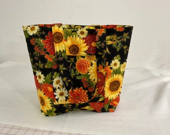 Tote bag with pockets