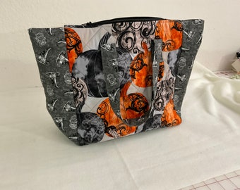 Large zippered insulated lunch bag