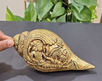 Brass Vishwaroopam Shank- Sacred Emblem of Lord Vishnu, War Trumpet, Hindu Ritual Conch, Religious Decor, Carved Vishnu Lakshmi Shankh
