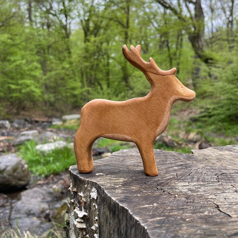 Hölzernes Reh Spielzeug Handgemachtes Holz Spielzeug für Kinder Geschenk für Kinder Handmade Montessori Holz Tier Spielzeug Waldorf Spielzeug Bild 5