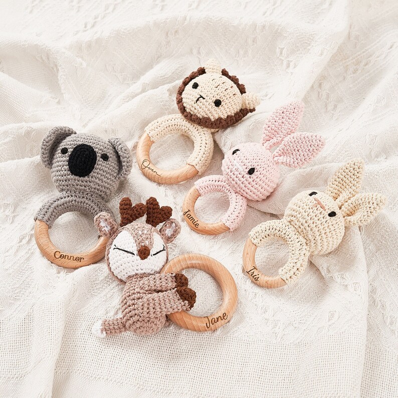 Animal Crochet Baby Rattle Baby Shower Gift Personalized Crochet Rattle Toy Custom Wooden Baby Rattle Newborn Gift for Birthday zdjęcie 1