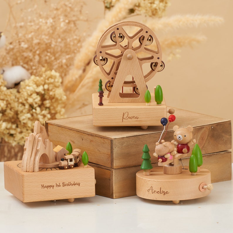 Personalisierte handgefertigte Spieluhr aus Holz, Musikkarussell, Ballerina-Karussell aus Holz, Andenken, Geschenk für Kinder Bild 9