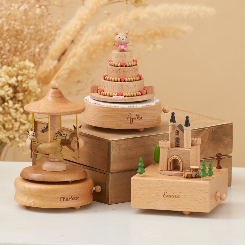 Personalisierte handgefertigte Spieluhr aus Holz, Musikkarussell, Ballerina-Karussell aus Holz, Andenken, Geschenk für Kinder Bild 5
