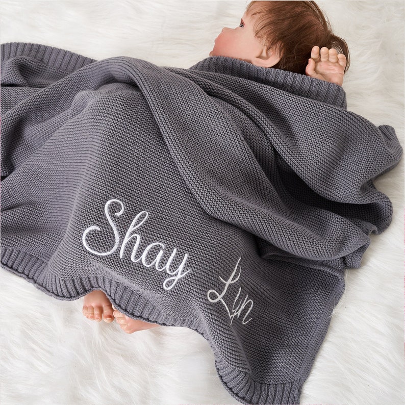 Benutzerdefinierte Babydecke, Kinderwagendecke, bestickter Name, Neugeborenes Babygeschenk, weiche Baumwollstrickdecke, personalisierte Namensdecke, Babygeschenk Bild 7