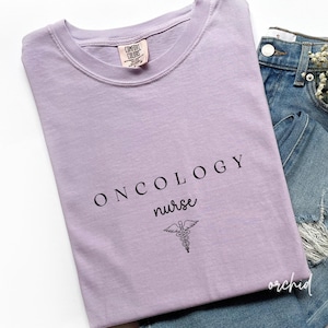 Onkologie-Krankenschwester-Shirt, Krebs-Krankenschwester-Sweatshirt, Onkologie-Krankenschwester-Shirts, Krebs-Aufklärungsgeschenke, Kampf-Krebsgeschenk, Krebs-Überlebender-T-Stück B136