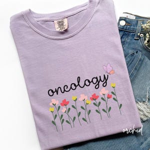 Floral Onkologie Krankenschwester Shirt, Komfort Farben Krebs Krankenschwester Sweatshirts, Onkologie Krankenpflege T-Shirts, Geschenke für Krebs, Kampf gegen Krebs, B139