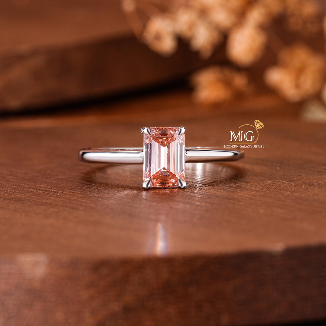 魅惑の エメラルドリング ダイヤモンド 照り煌めく ペアシェイプエメラルド ダイヤモンドリング EM 0.15ct D 0.18ct Pt950