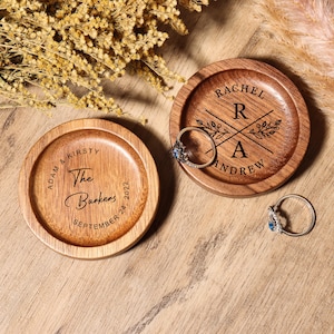 Benutzerdefinierte runde Holz Ringschale, Valentinstag, Verlobungsringhalter, Eheringschale, Hochzeitsgeschenk, Brautpaar Geschenke, 5