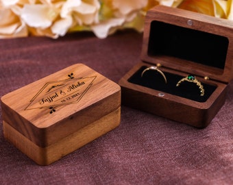 Boîte de bague de mariage personnalisée - Boîte de bague en bois personnalisée - Boîte de bague de fiançailles - Porteur de bague - Boîte de bague à fente de paire - Proposition De support de bague gravé