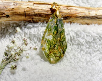 Secret garden amulet, real moss with little golden pieces