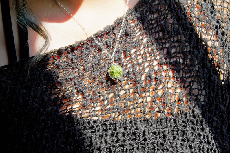 Delicate necklace with real moss in a little glass sphere image 3