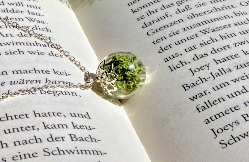 Delicate necklace with real moss in a little glass sphere Light silver