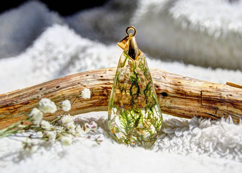 Secret garden amulet, real moss with little golden pieces image 3