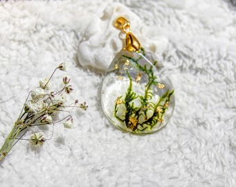 Secret garden amulet, real moss with little golden pieces and epoxy resin