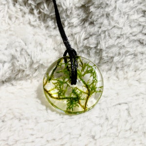 Unique moss necklace/pendant made from epoxy resin image 3