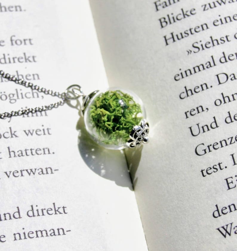 Delicate necklace with real moss in a little glass sphere image 1