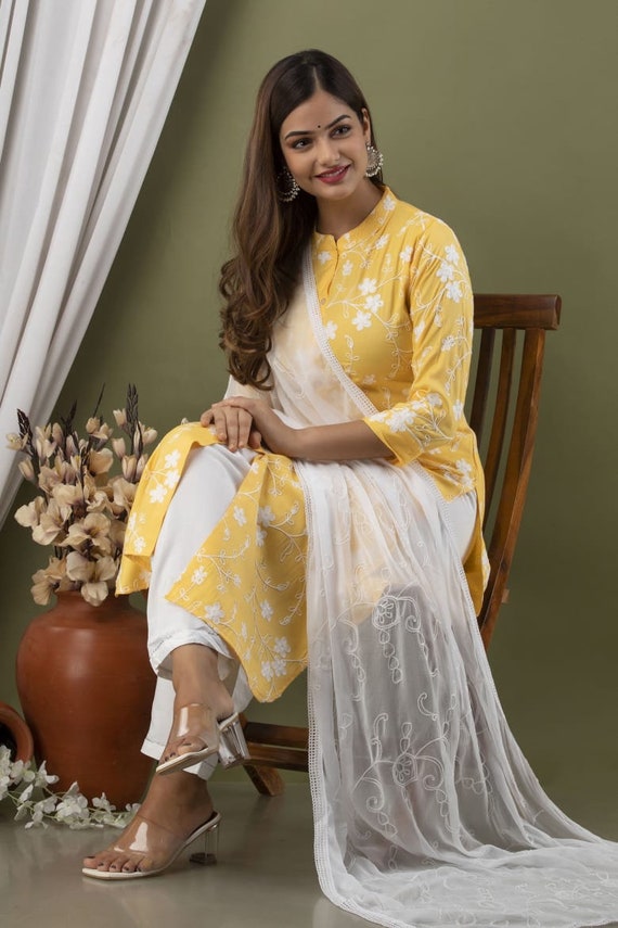 Classic Off-white Embroidered Kurti With Straight Pants And Dupatta