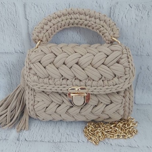 Sac à bandoulière au crochet fait main : bandoulière tissée beige