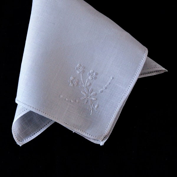 Vintage Unused  Irish linen hankie handkerchief ~ hand embroidered Flax flower
